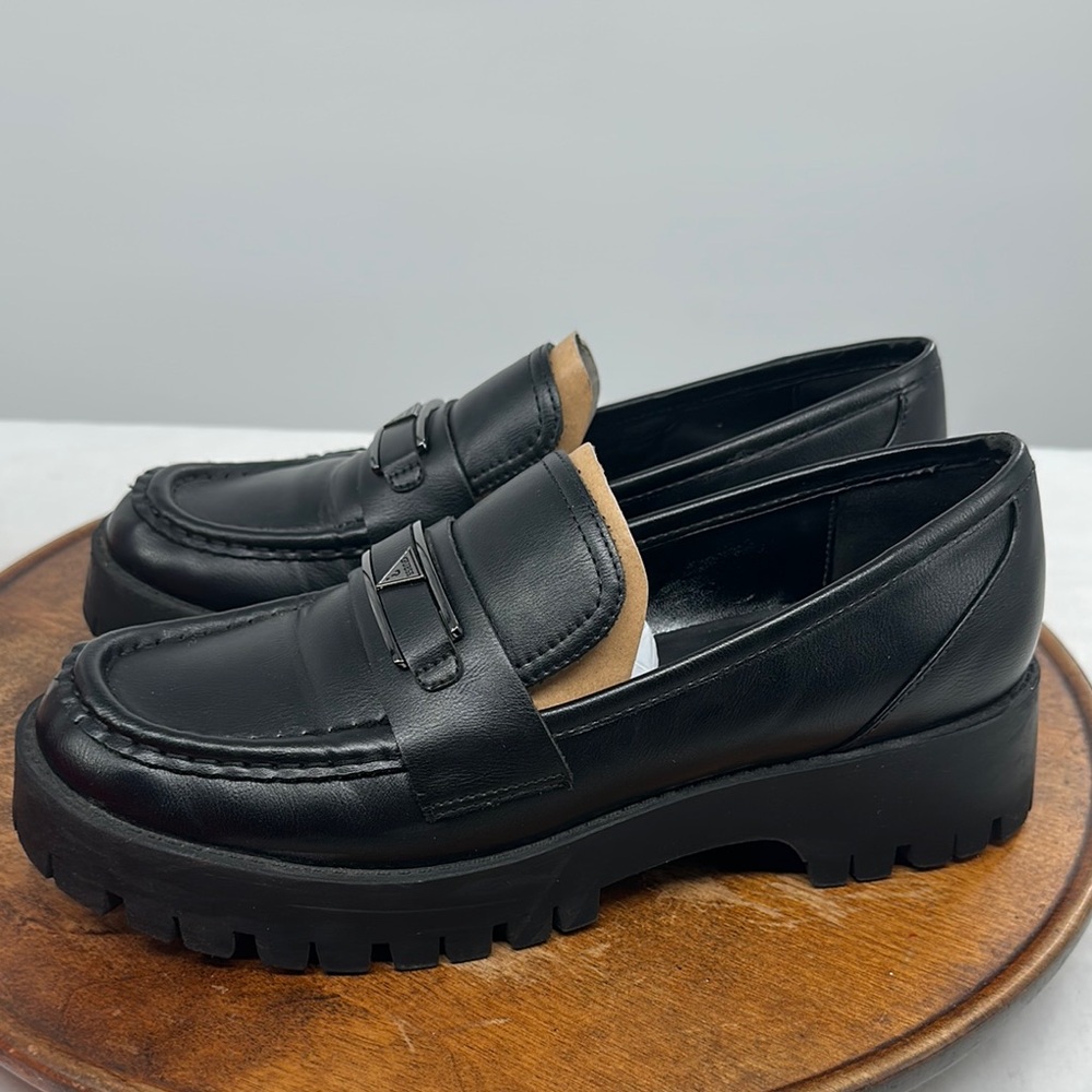Guess Shoes Wm 10M Tracers Black Faux Leather Chunky Platform Loafers *Flaws
